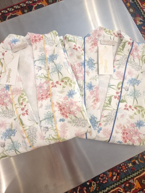Kimono piqué flores SOLO 3 unidades - Imagen 3