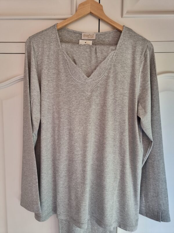 PIJAMA MODAL gris perla con encaje