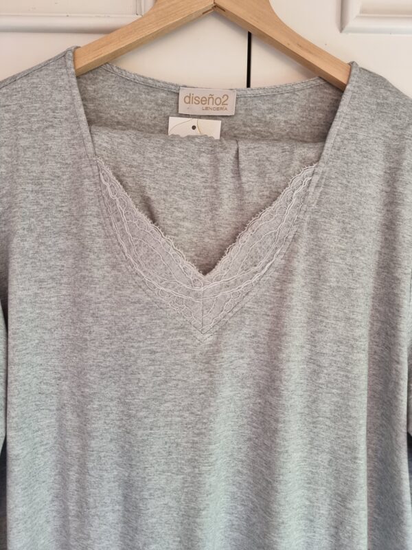 PIJAMA MODAL gris perla con encaje - Imagen 2