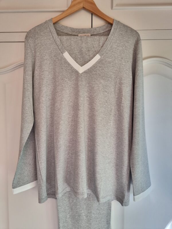PIJAMA MICROMODAL gris perla con raso