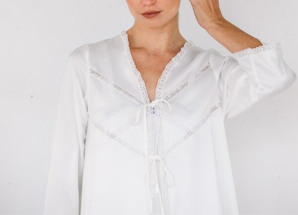 Bata Lyon blanca - Imagen 3
